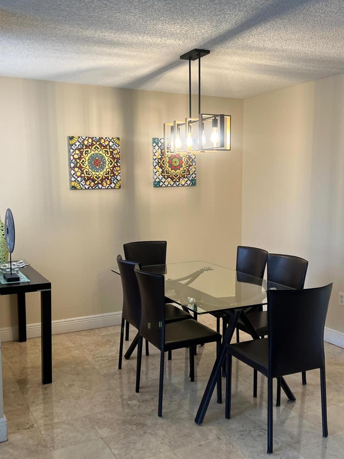 Apartmán Renovated 2/2 Unit At Yacht Club/Aventura Exteriér fotografie