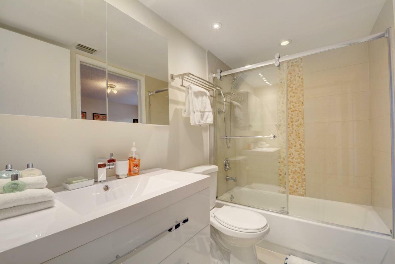 Apartmán Renovated 2/2 Unit At Yacht Club/Aventura Exteriér fotografie