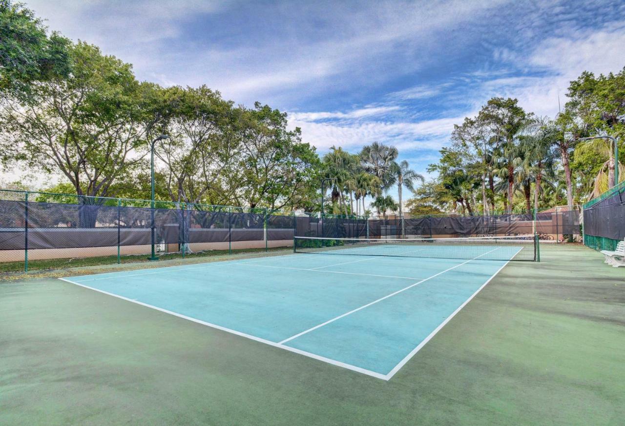 Apartmán Renovated 2/2 Unit At Yacht Club/Aventura Exteriér fotografie